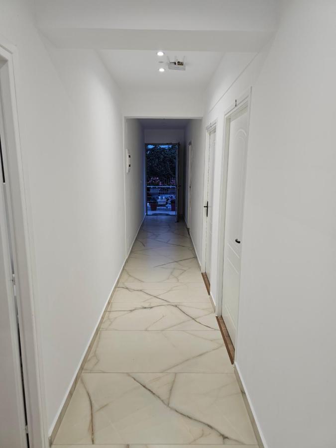 31 Apartment
